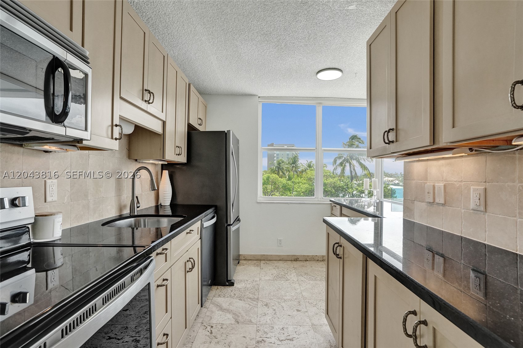 2639 N Riverside Dr #206 Pompano Beach, FL 33062