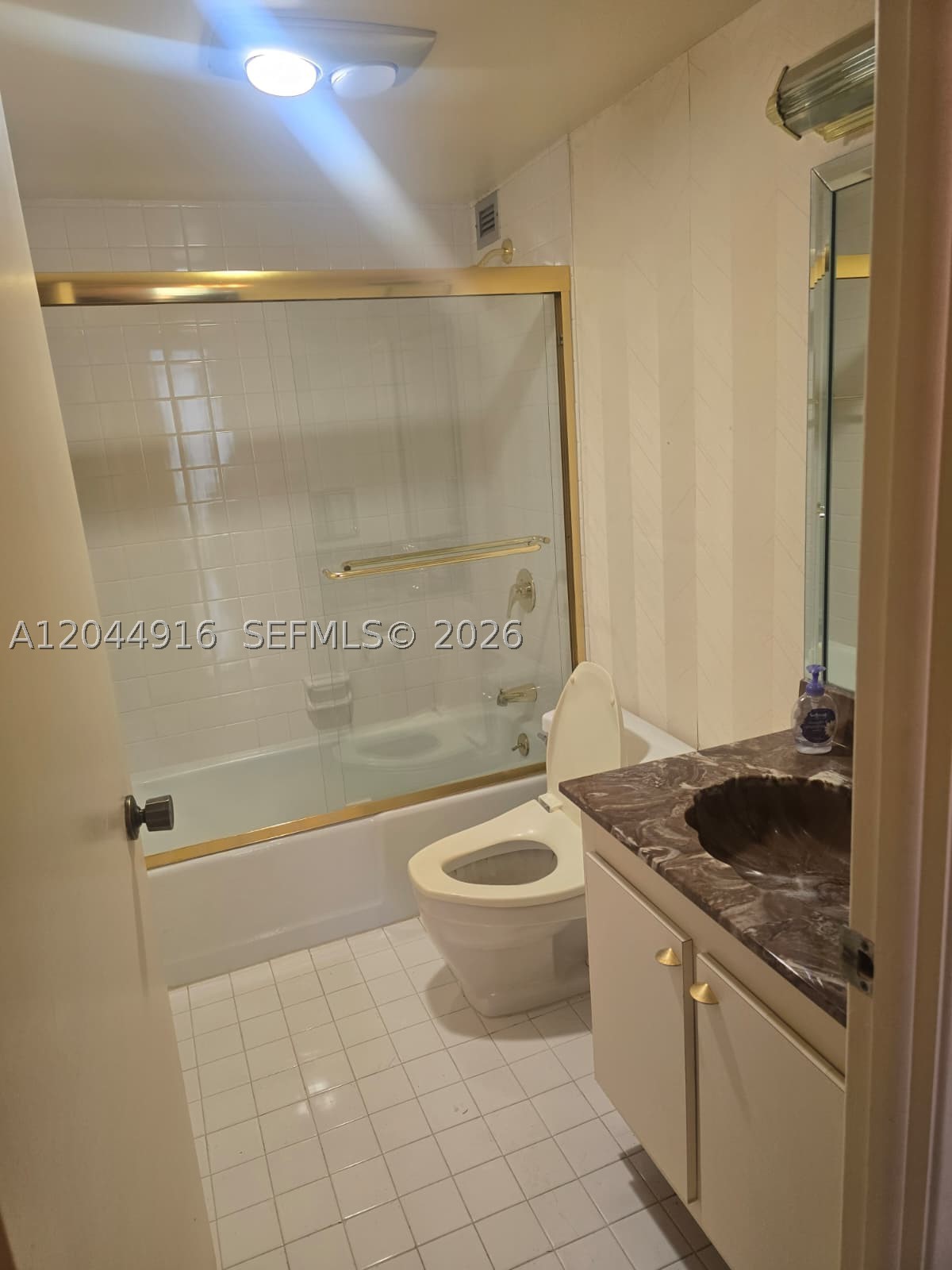 1901 Brickell Ave #B1614 Miami, FL 33129
