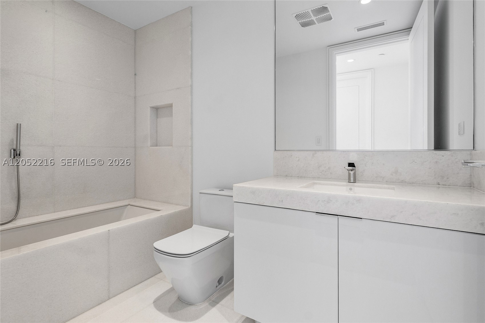 image Estates Of Acqualina32