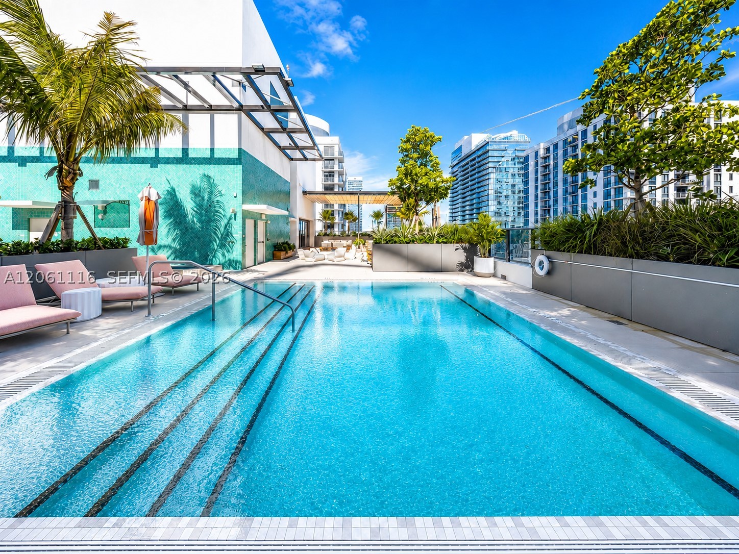 11 NE 6th St #809