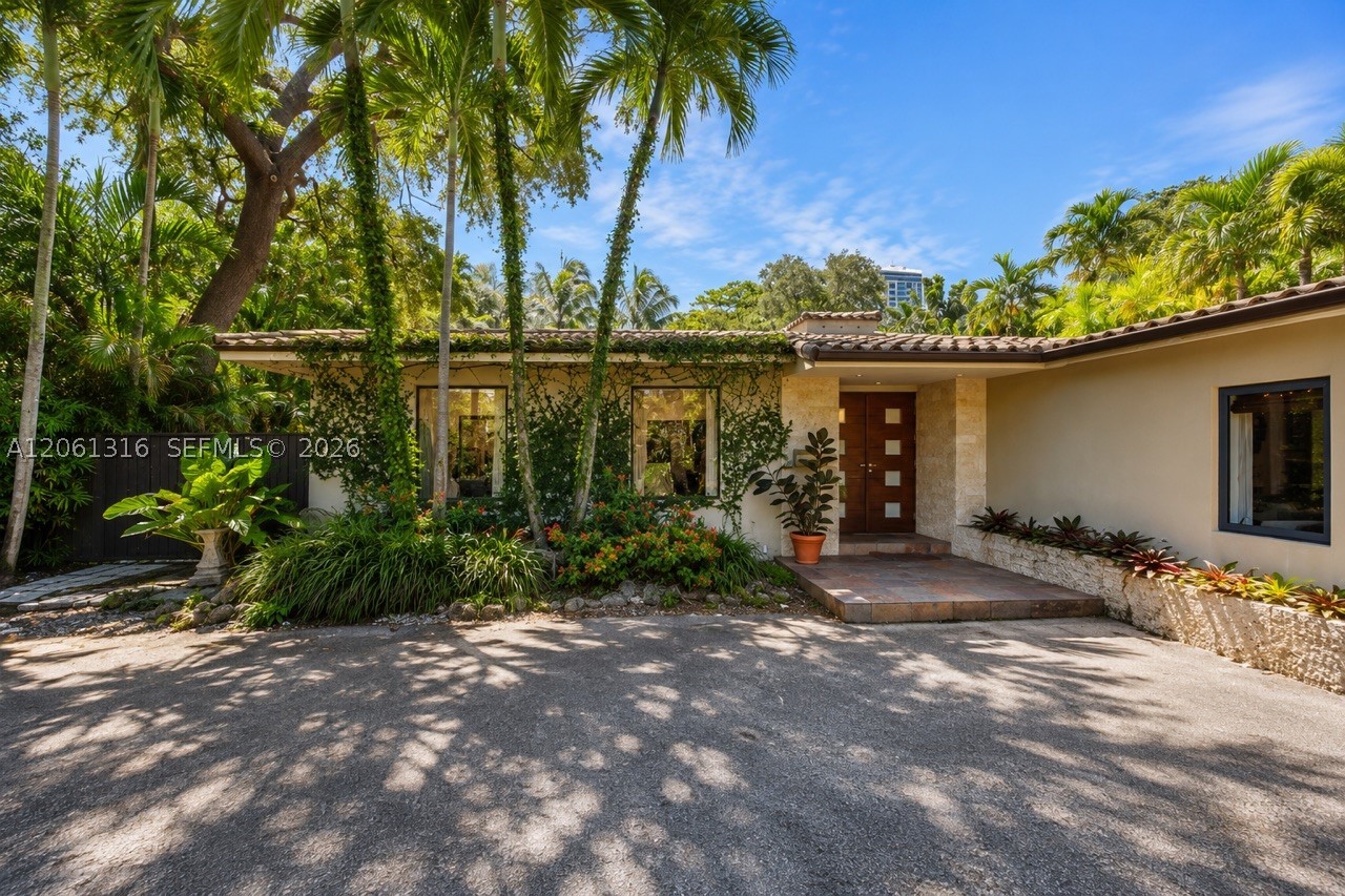 560 Sabal Palm Rd