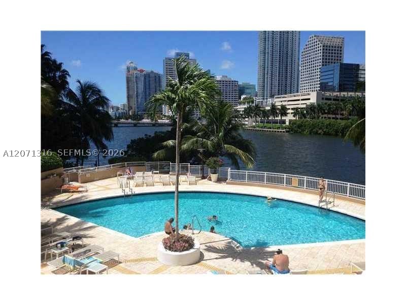 image Courts Brickell Key13