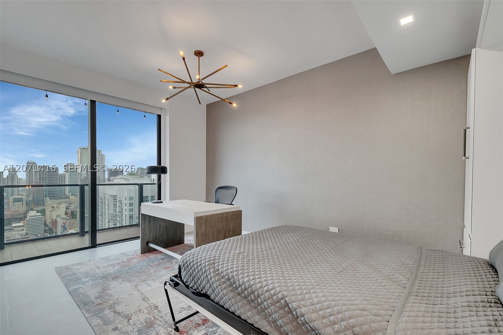 68 SE 6th St #3911 Miami, FL 33131