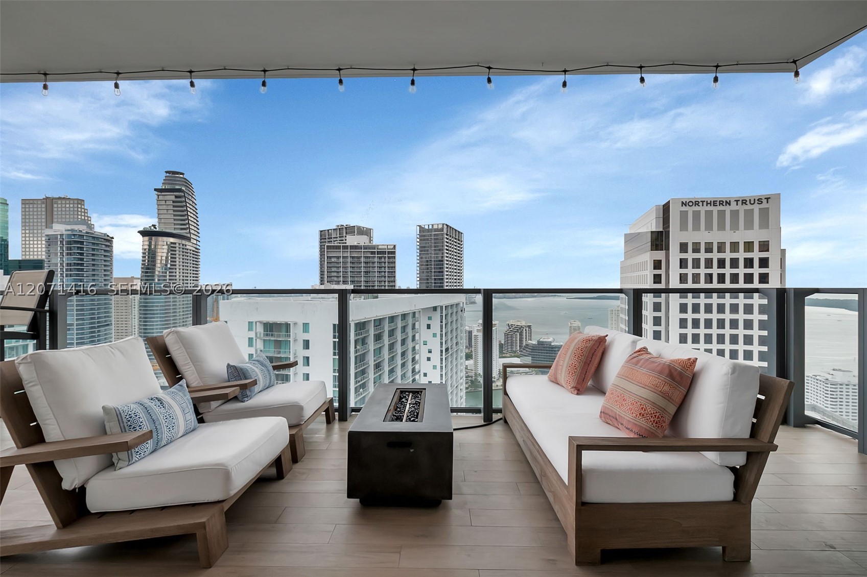 68 SE 6th St #3911 Miami, FL 33131