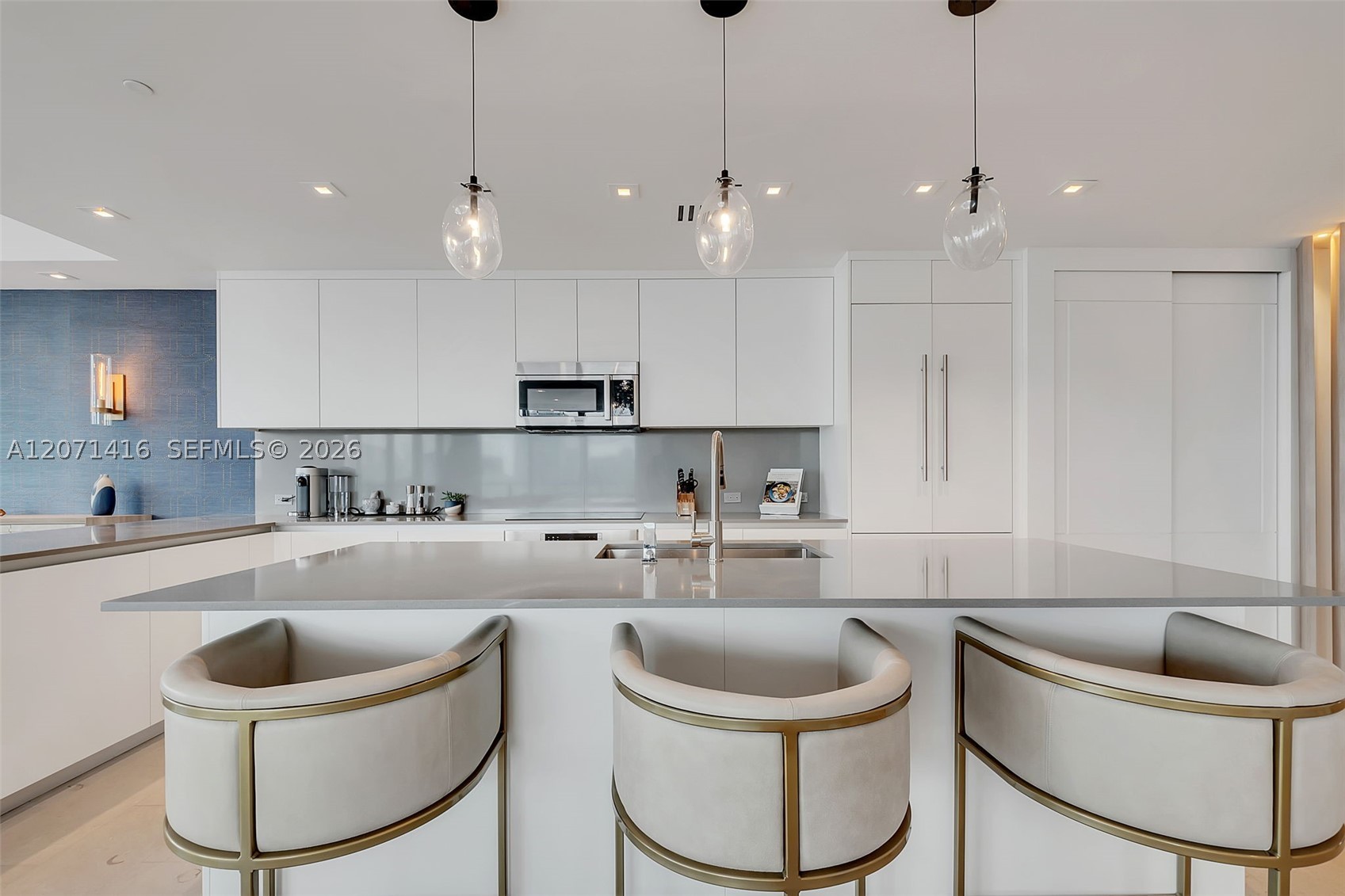 68 SE 6th St #3911 Miami, FL 33131