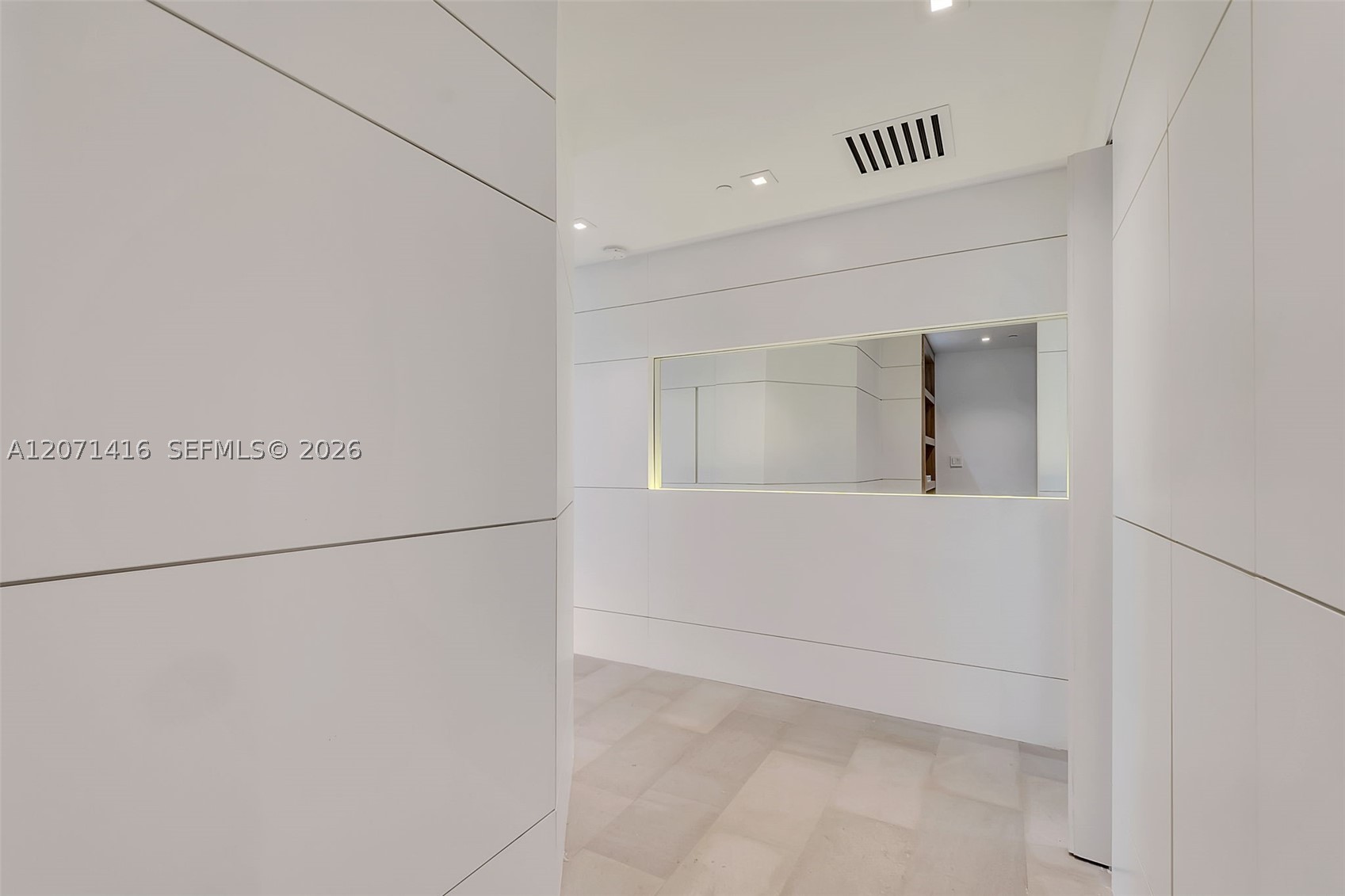 68 SE 6th St #3911 Miami, FL 33131