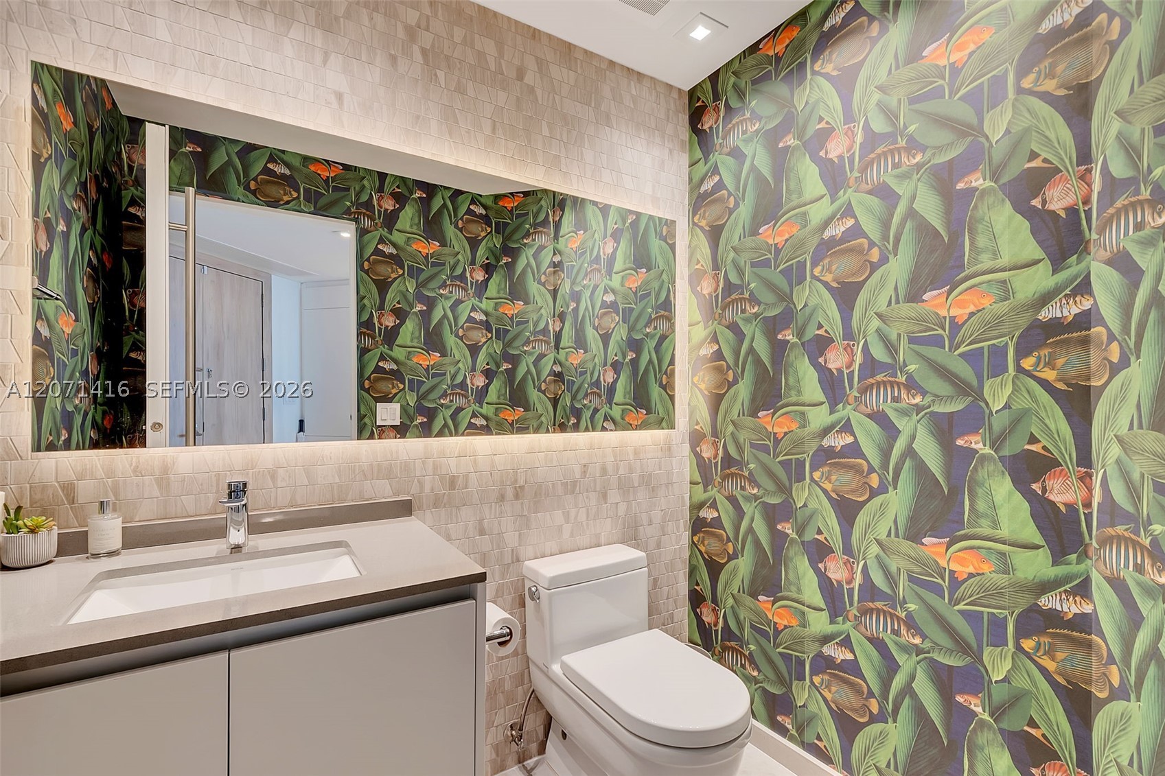 68 SE 6th St #3911 Miami, FL 33131