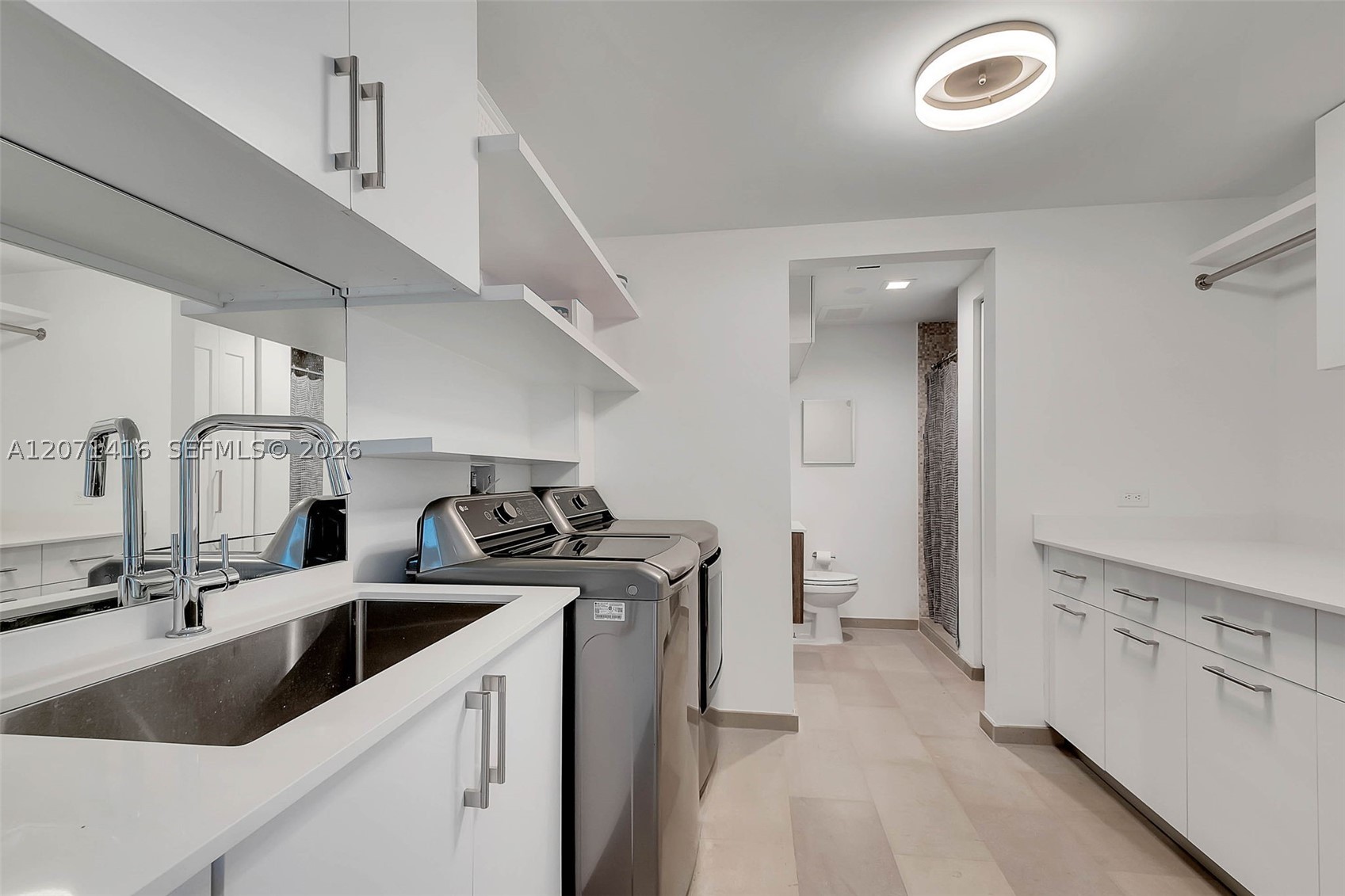 68 SE 6th St #3911 Miami, FL 33131