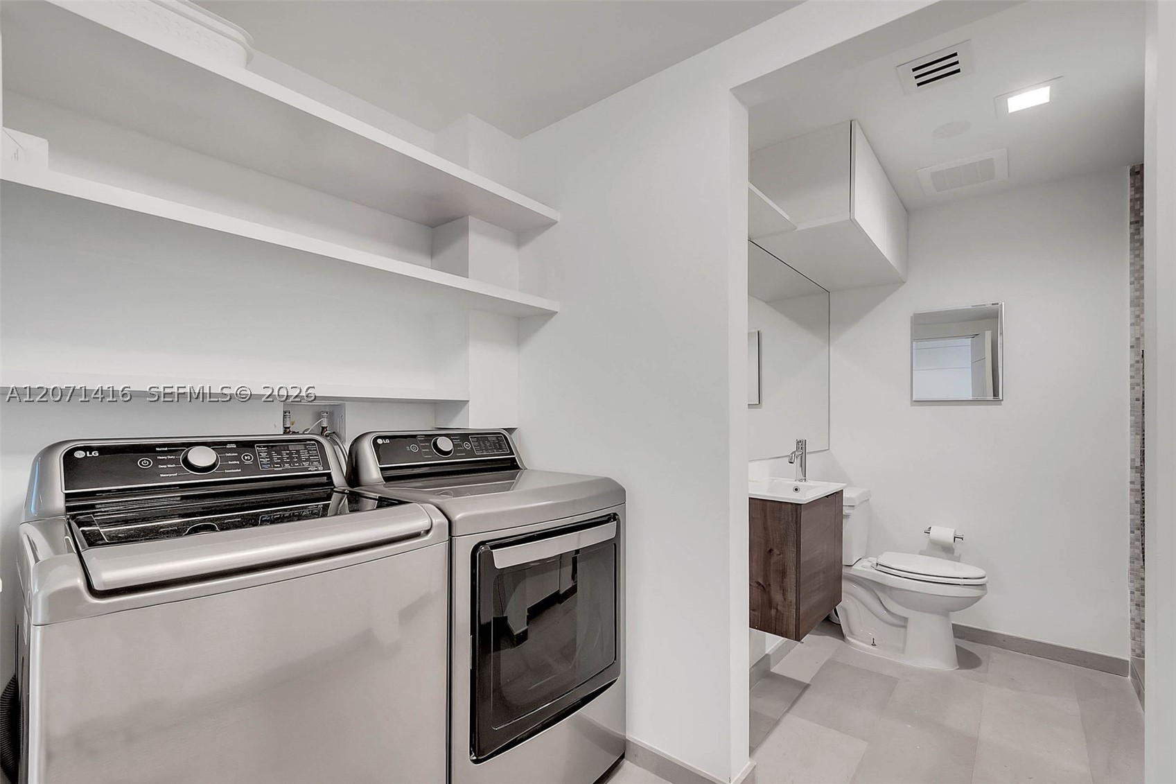 68 SE 6th St #3911 Miami, FL 33131