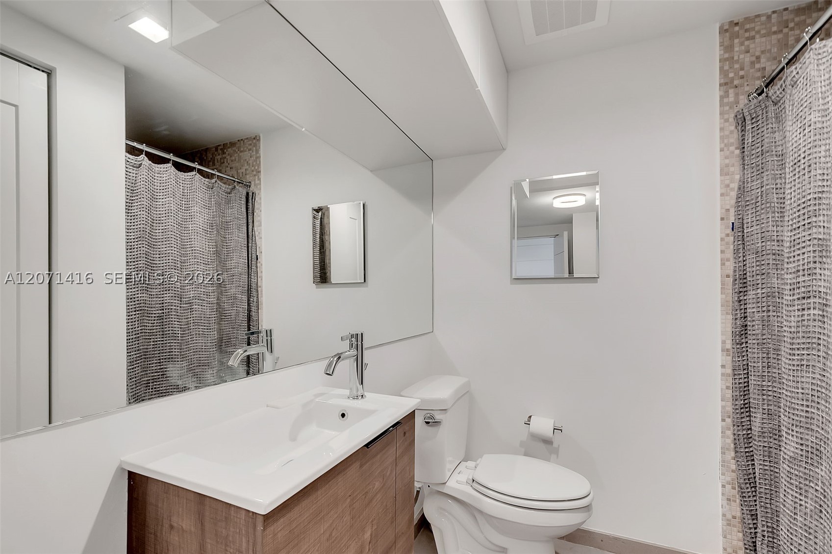 68 SE 6th St #3911 Miami, FL 33131