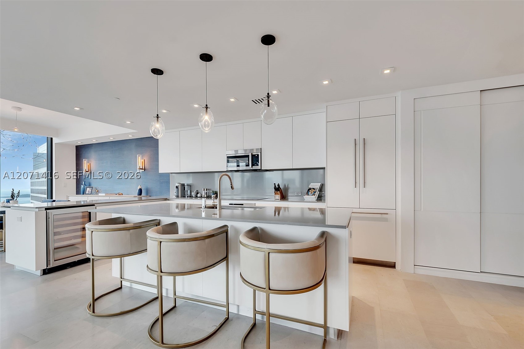 68 SE 6th St #3911 Miami, FL 33131