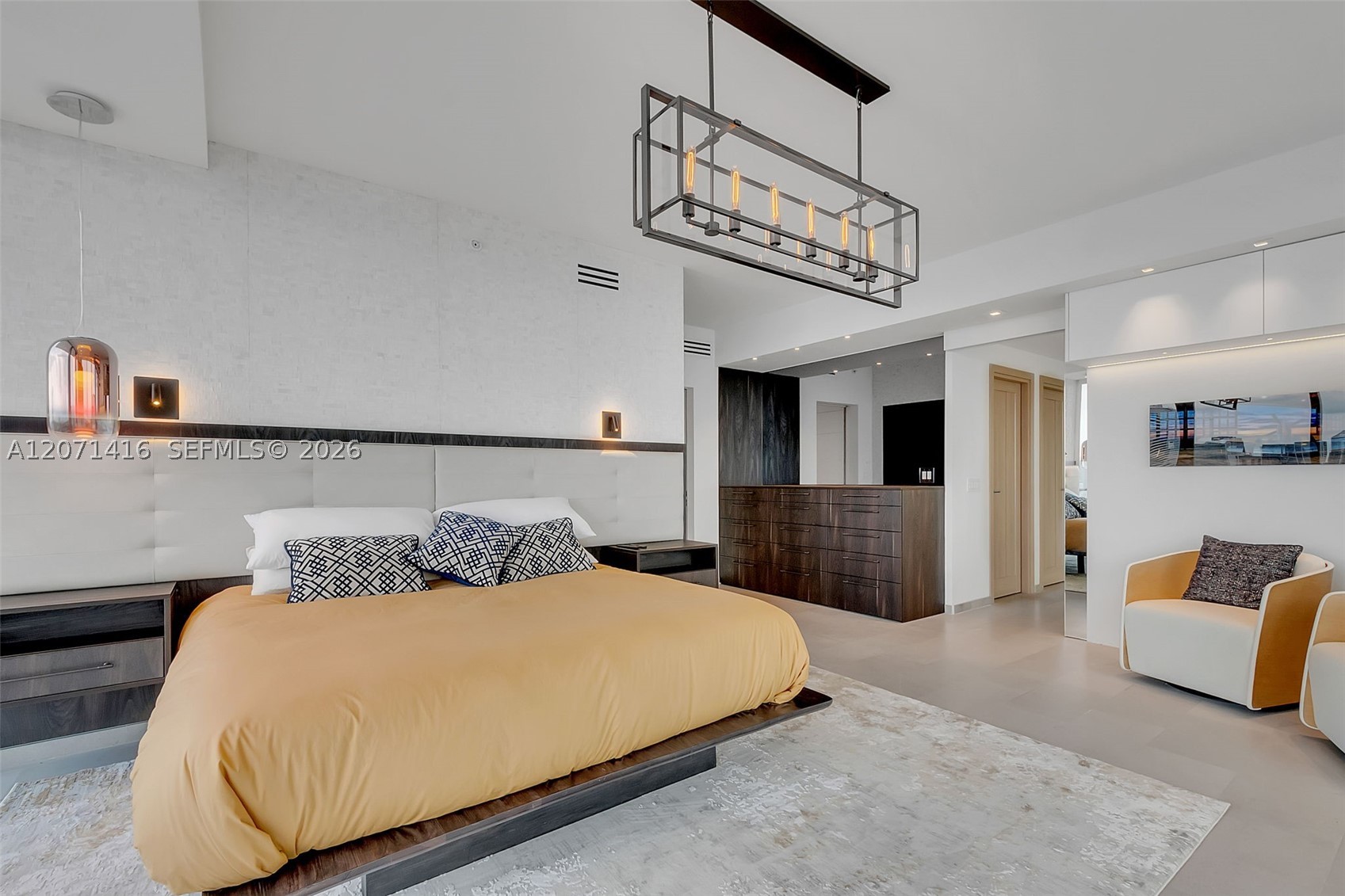 68 SE 6th St #3911 Miami, FL 33131