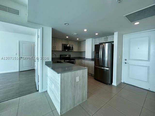 7525 E Treasure Dr #505