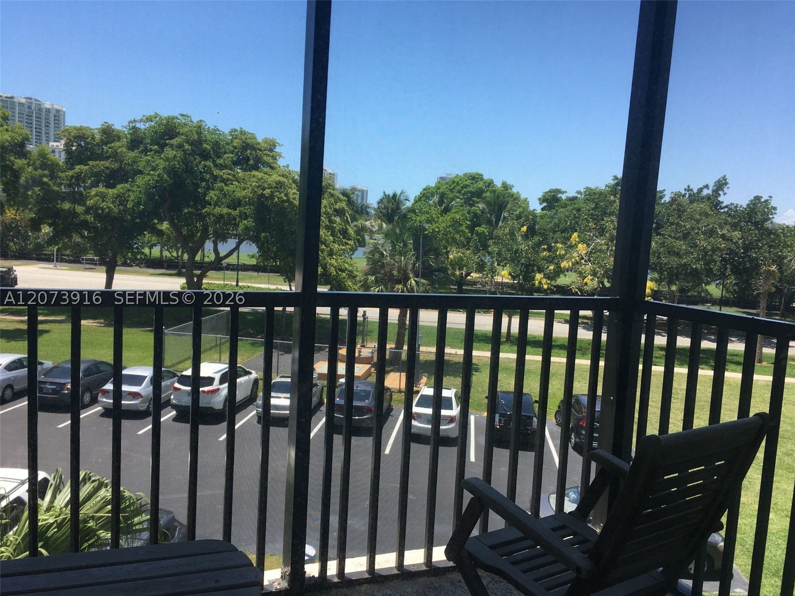3475 N Country Clb Dr #309