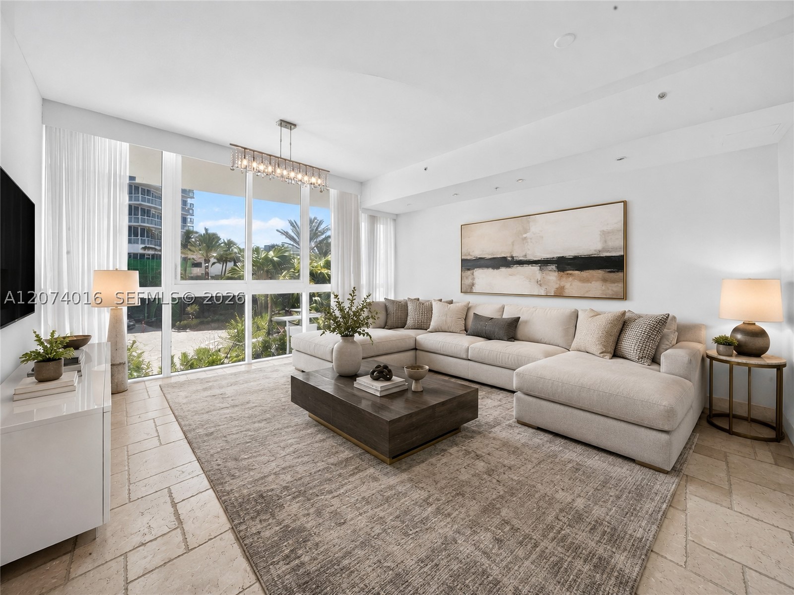 50 S Pointe Dr #504