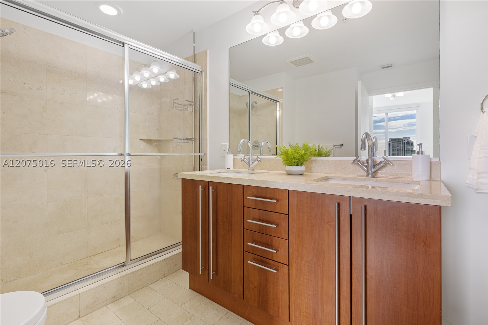 image Axis on Brickell South16