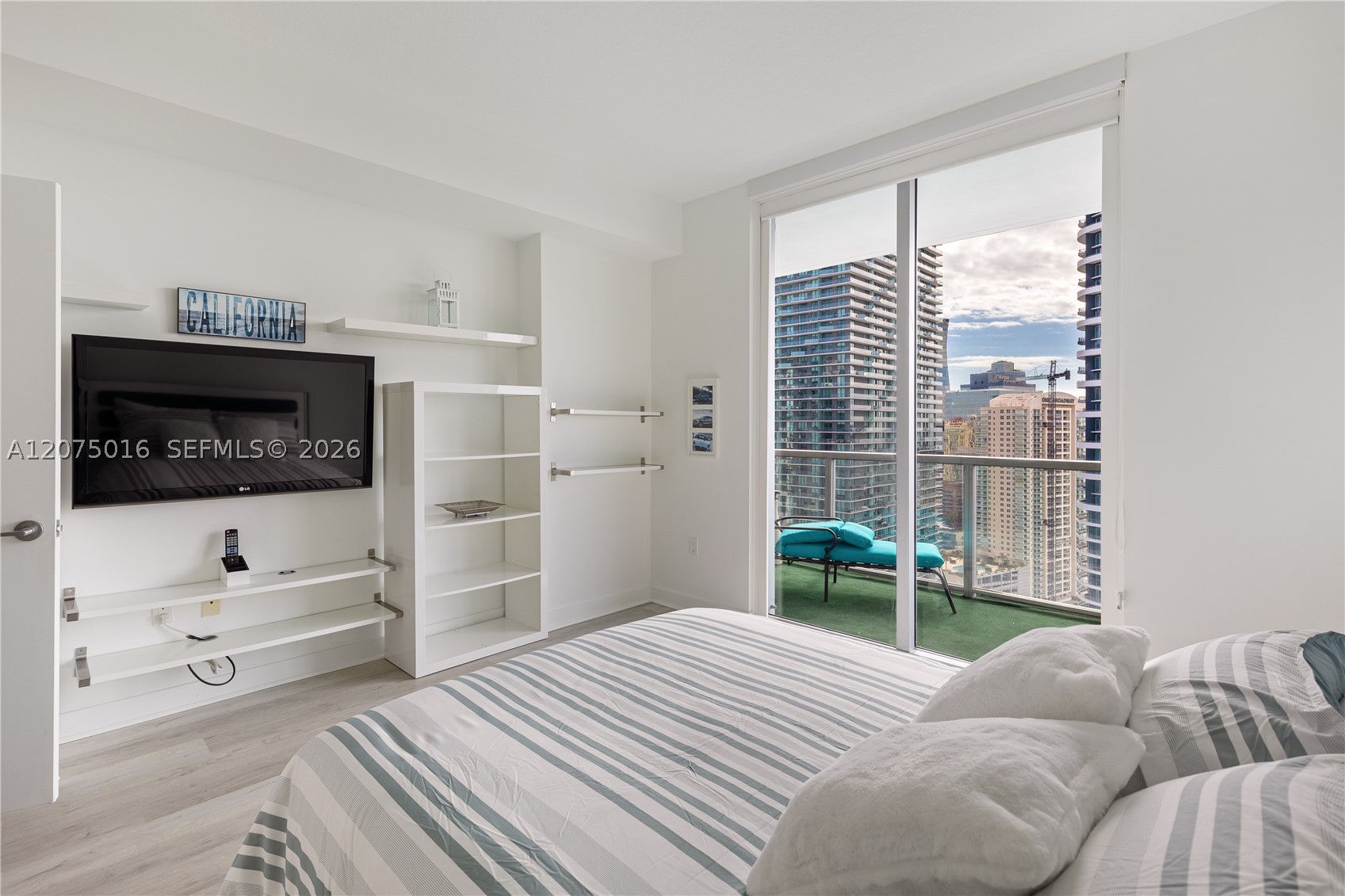 image Axis on Brickell South22