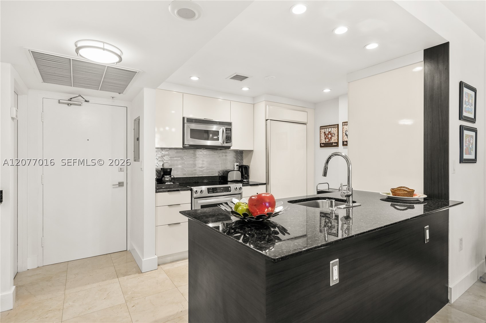 10275 Collins Ave #611 Bal Harbour, FL 33154