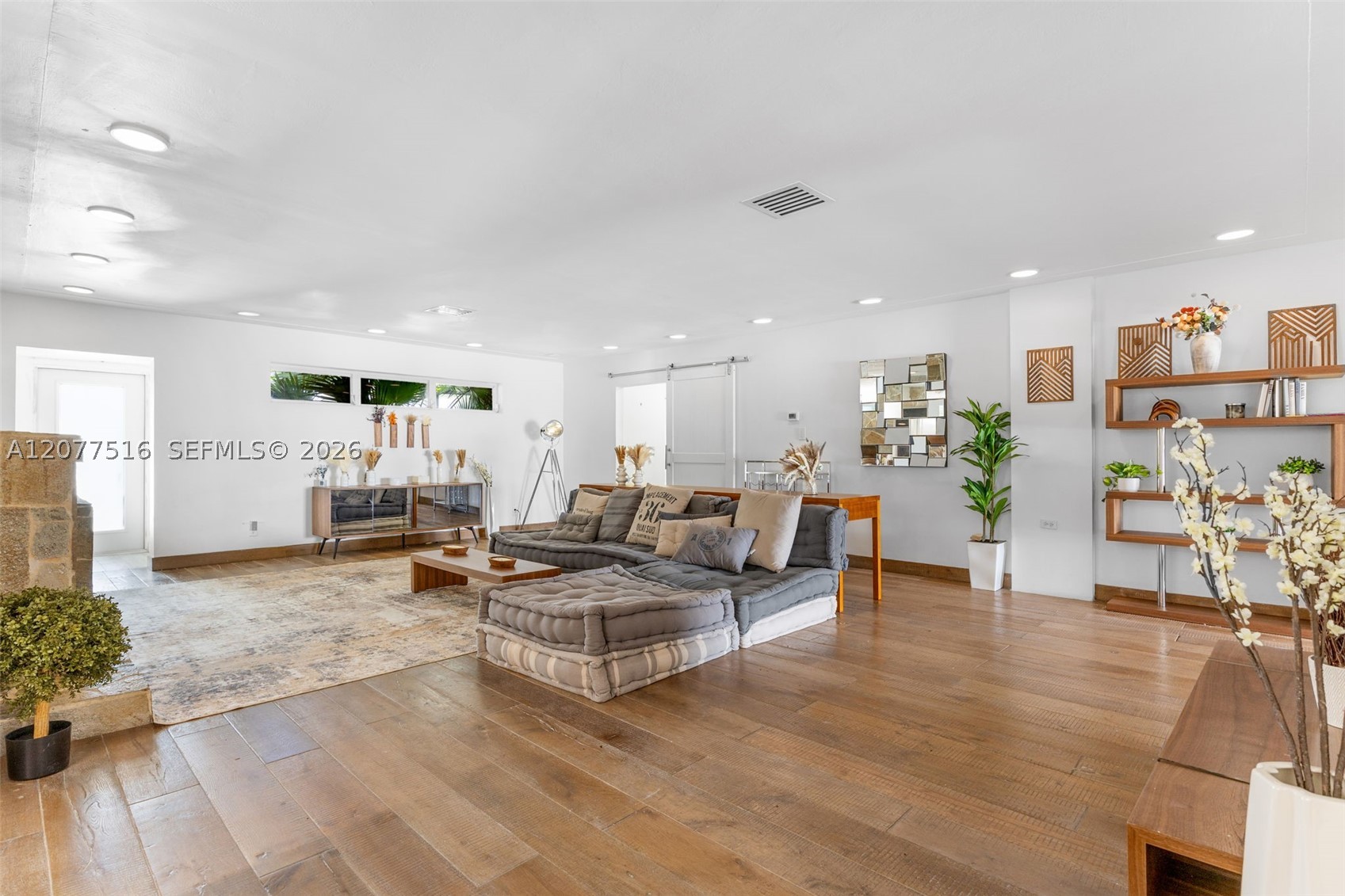 8220 Hawthorne Ave Miami Beach, FL 33141
