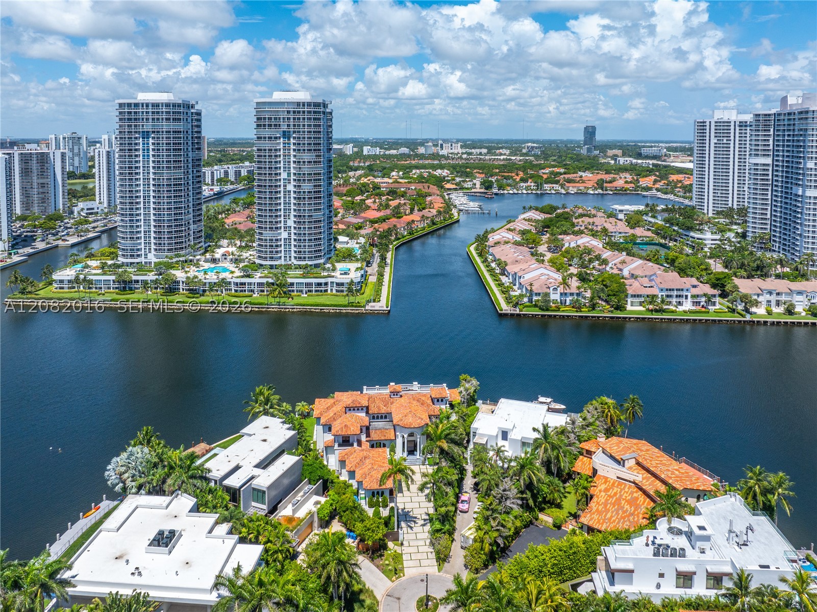 498 N Parkway Pkwy Golden Beach, FL 33160