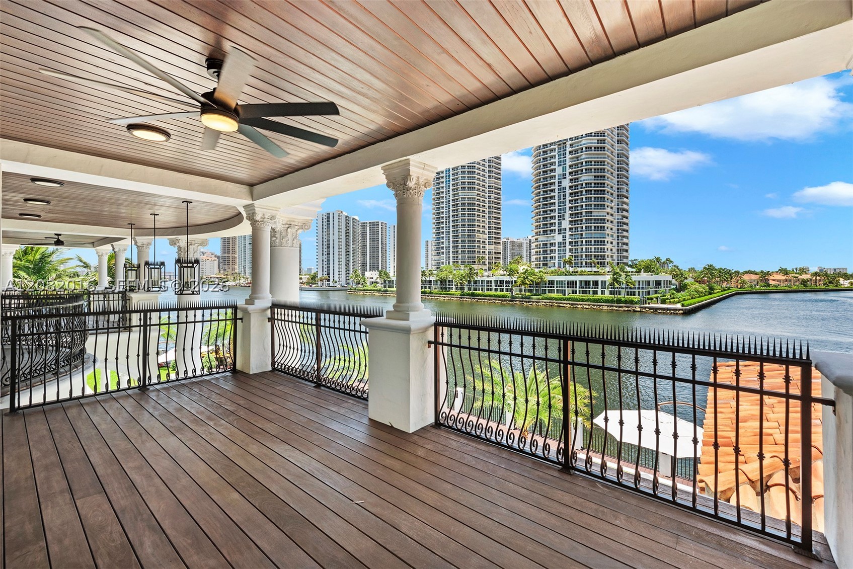 498 N Parkway Pkwy Golden Beach, FL 33160