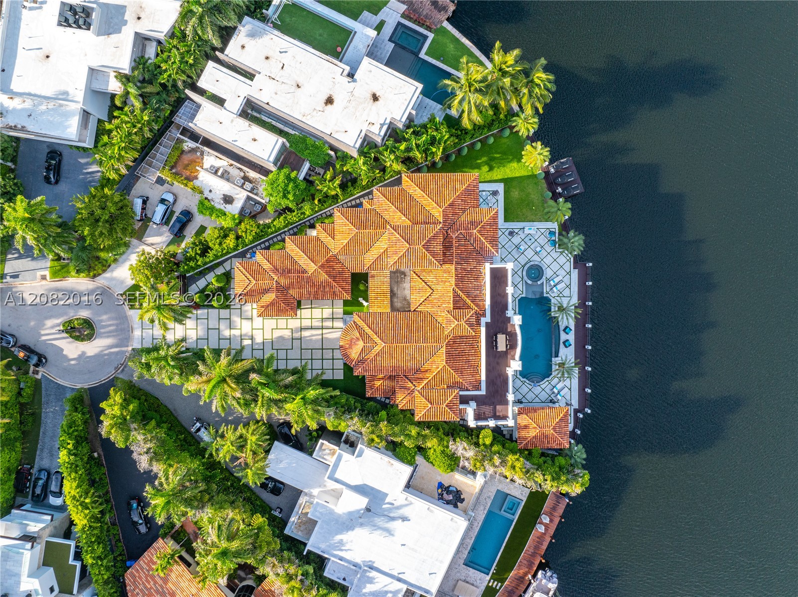 498 N Parkway Pkwy Golden Beach, FL 33160