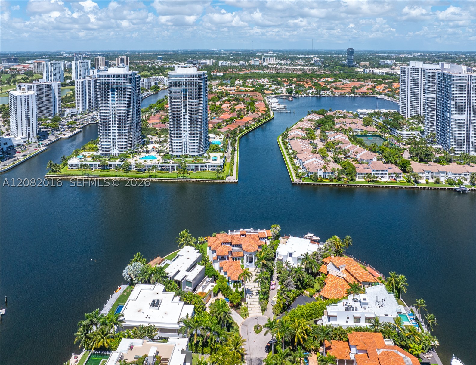 498 N Parkway Pkwy Golden Beach, FL 33160