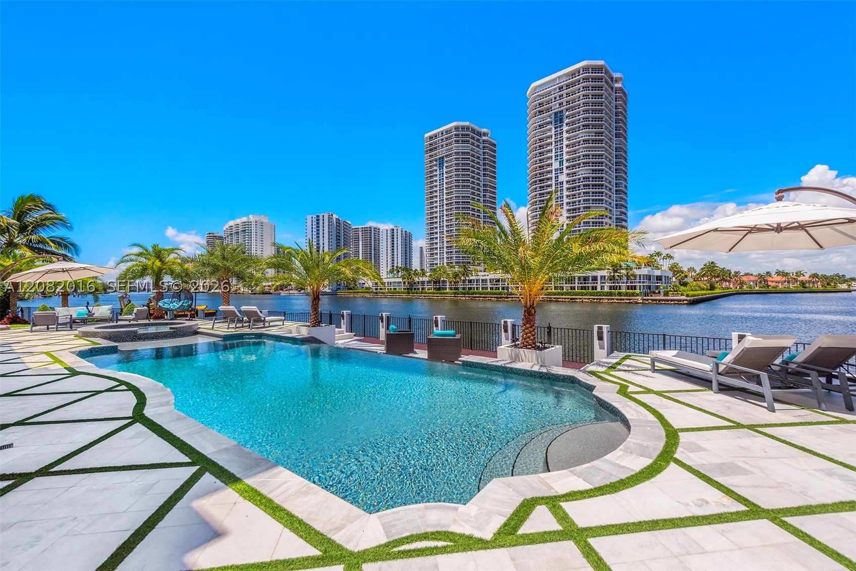 498 N Parkway Pkwy Golden Beach, FL 33160