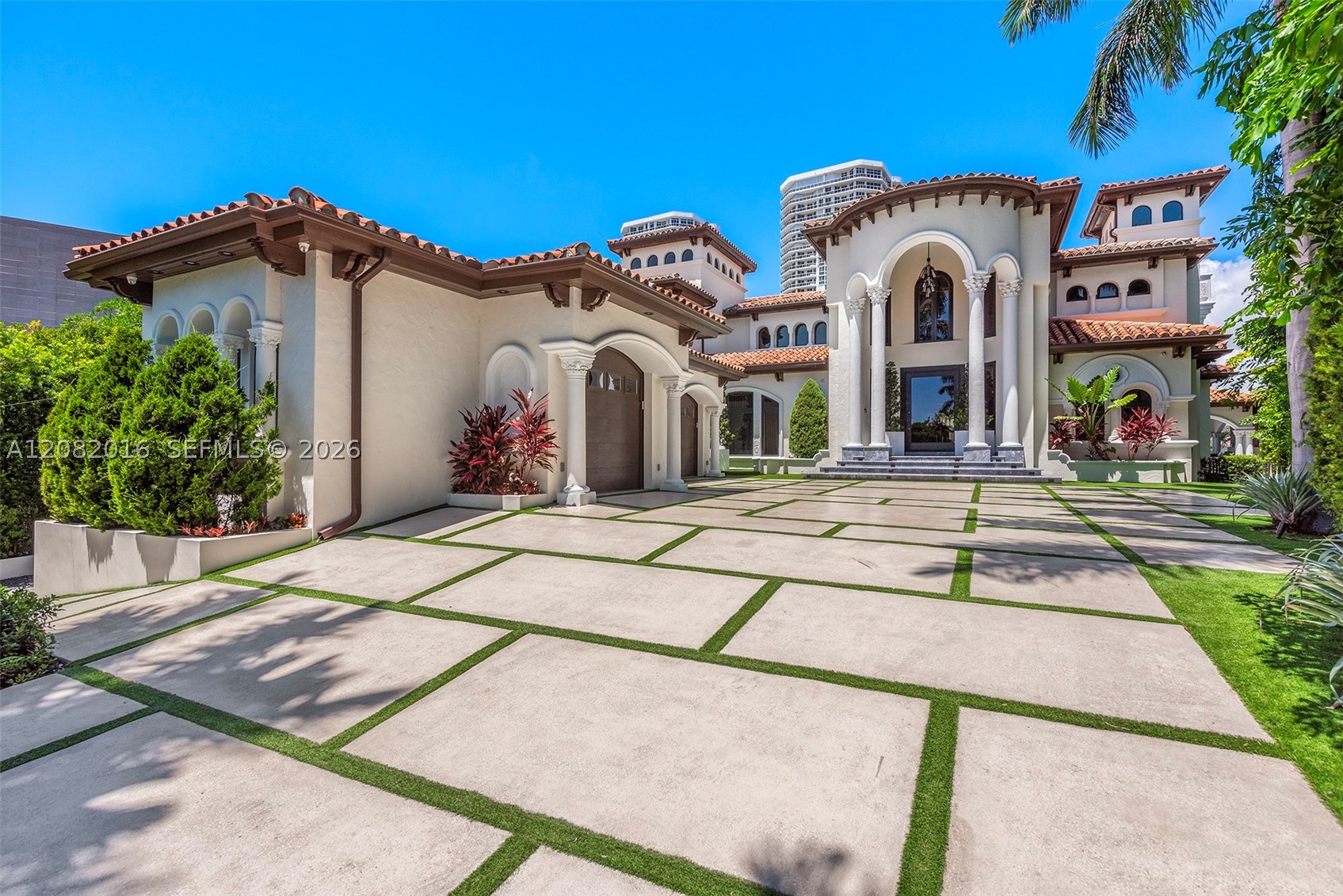 498 N Parkway Pkwy Golden Beach, FL 33160