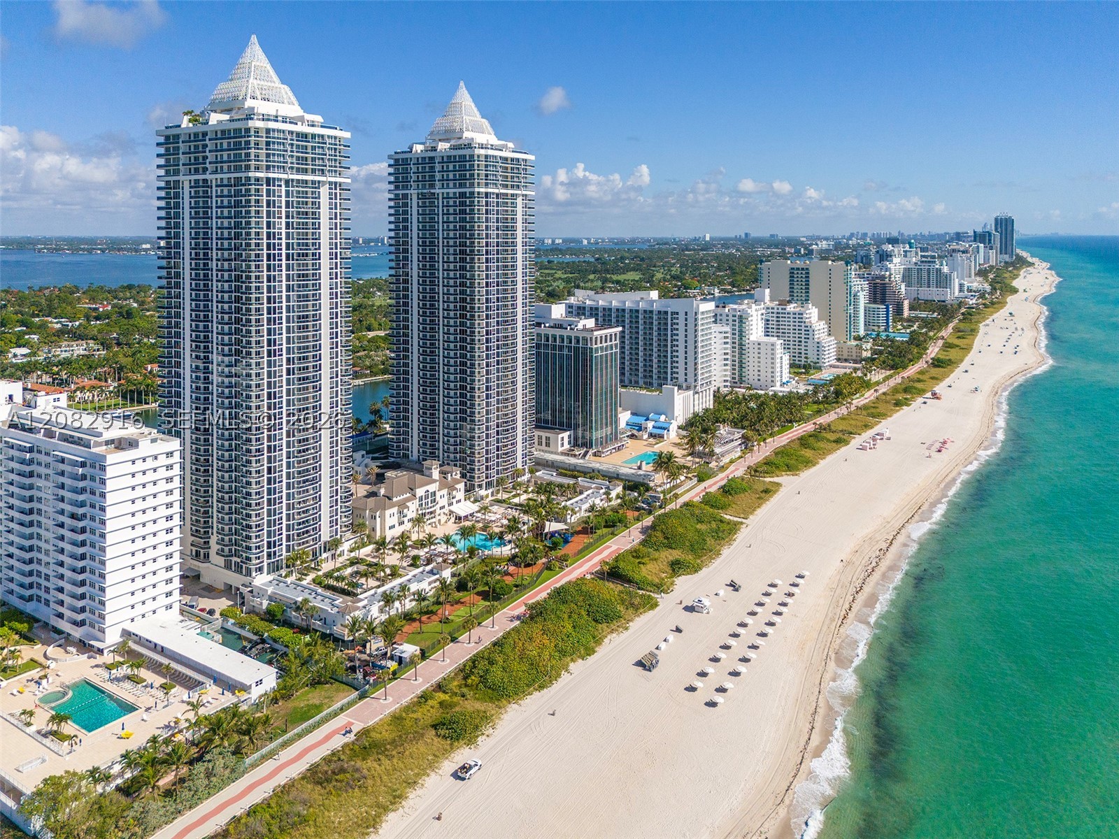 4779 Collins Ave #1805
