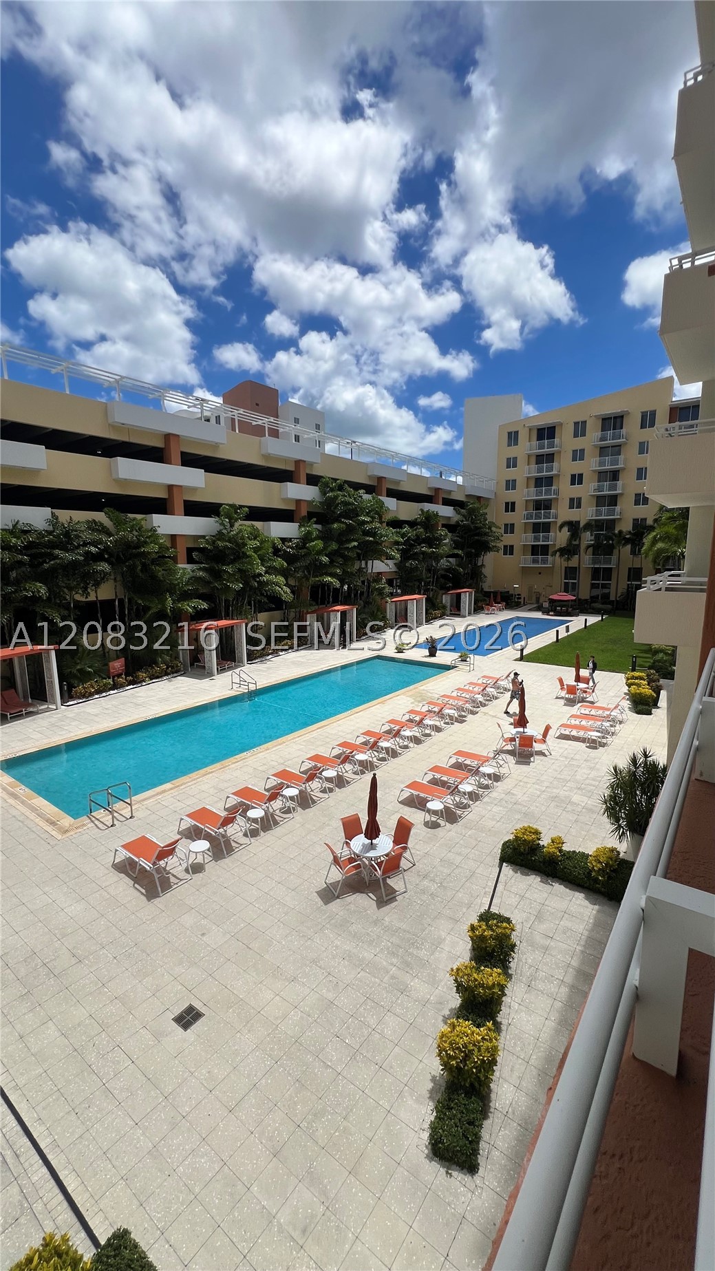image The Venture at Aventura0