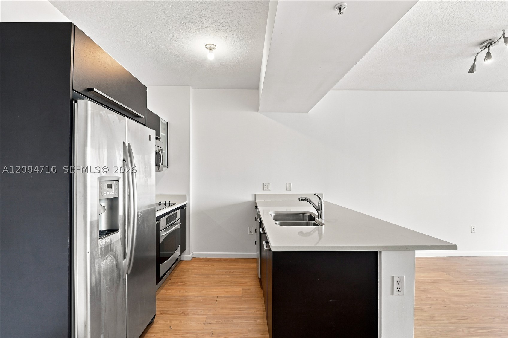 image Gallery Art Condos24