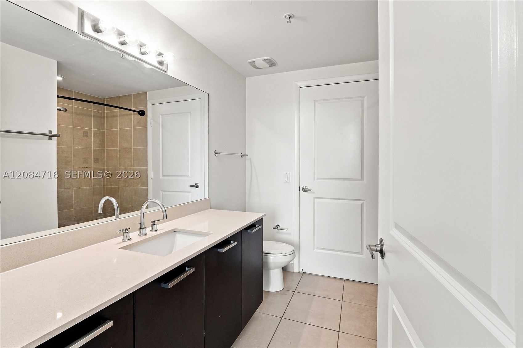 image Gallery Art Condos32