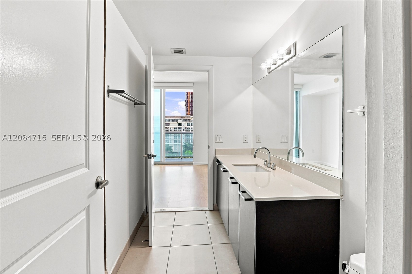 image Gallery Art Condos34