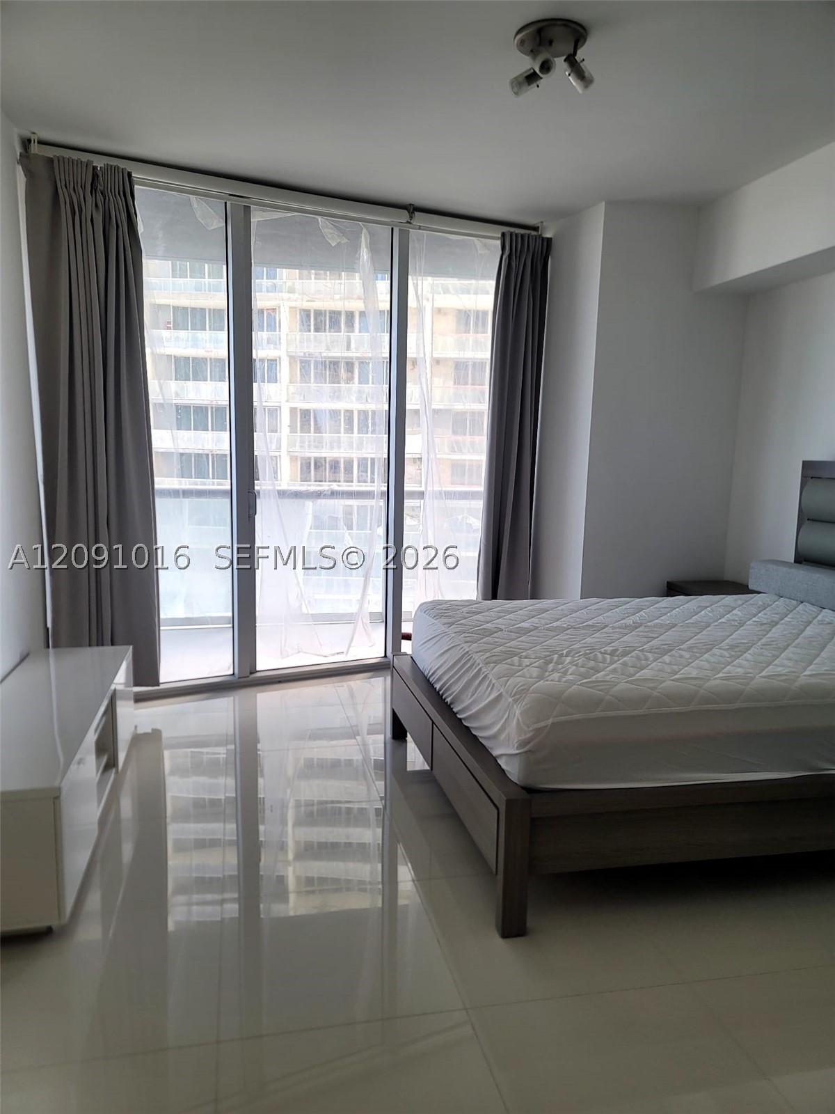 image Icon Brickell I14