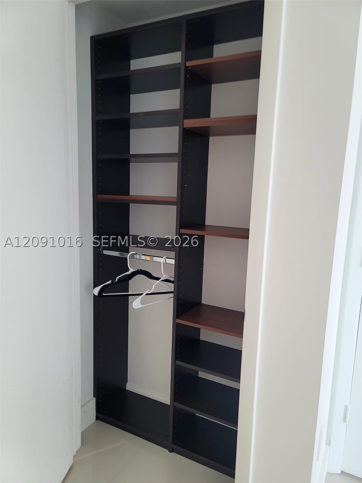 image Icon Brickell I23