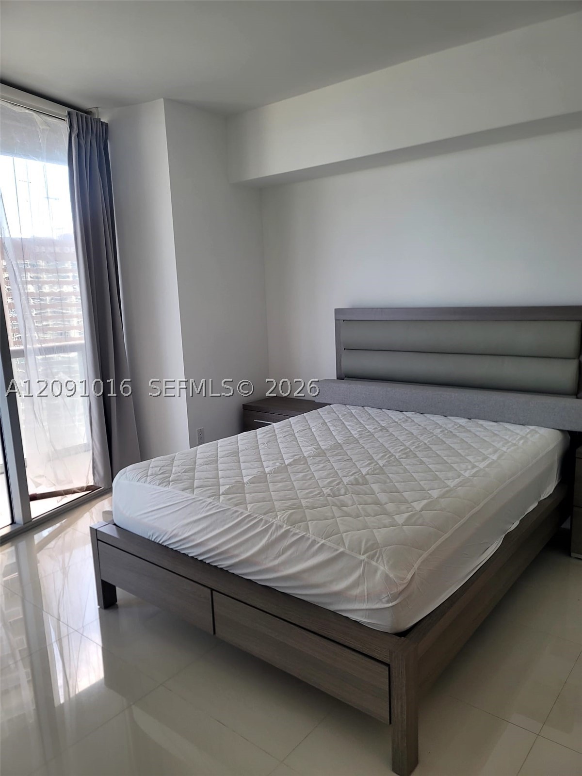 image Icon Brickell I26