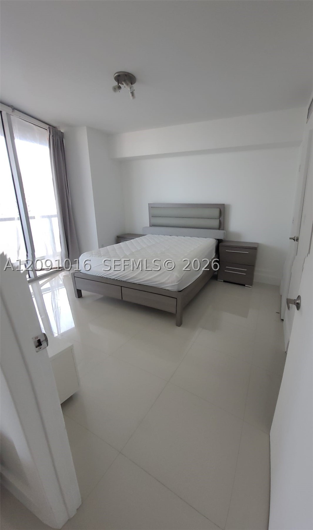 image Icon Brickell I27