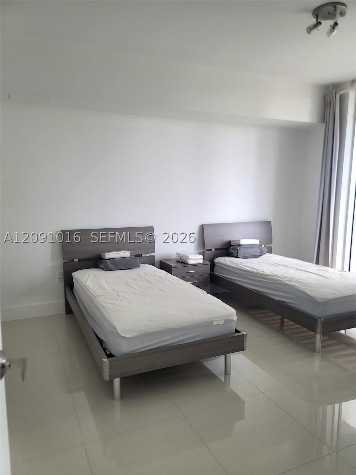 image Icon Brickell I33