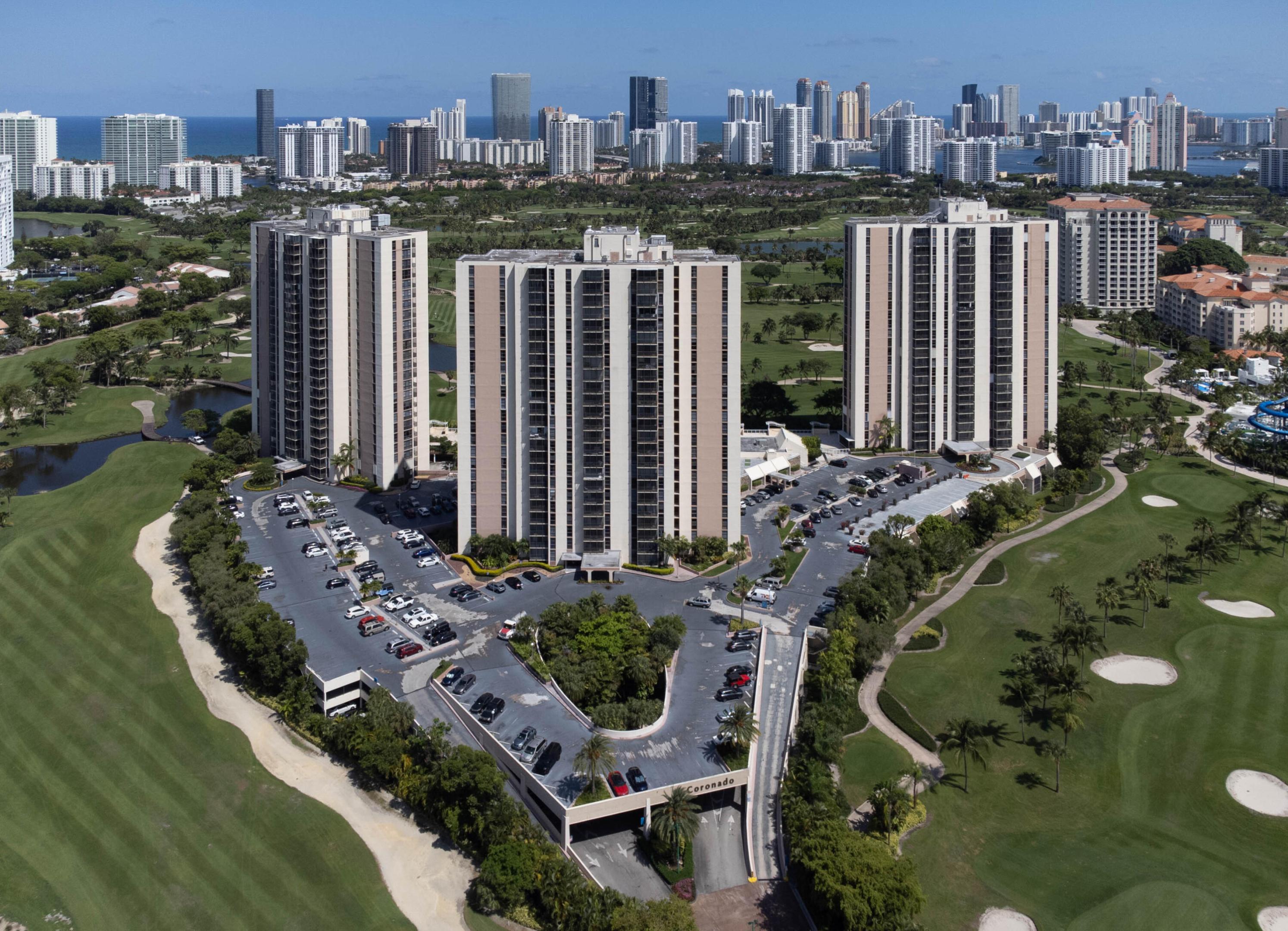 20335 W Country Clb #1704