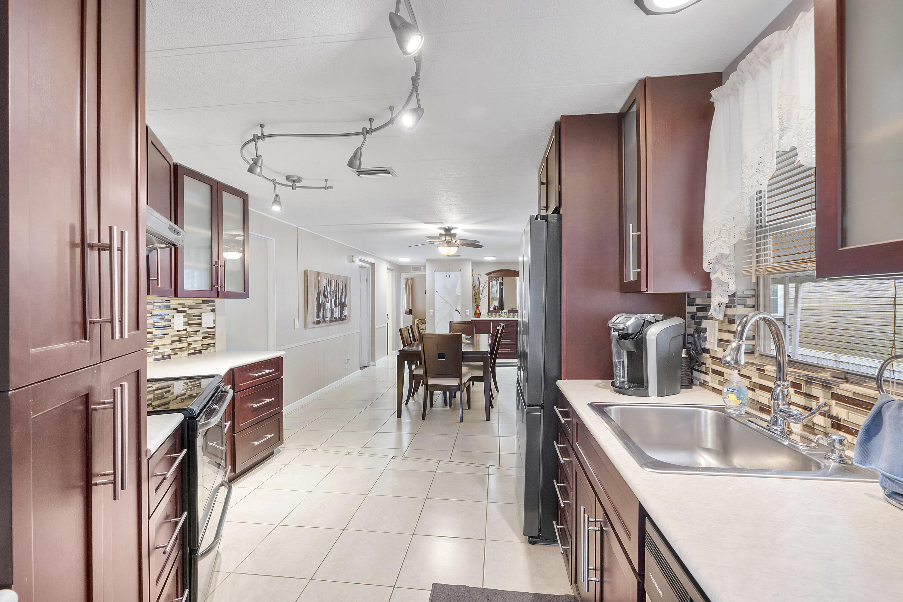 5490 SW 32nd Fort Lauderdale, FL 33312