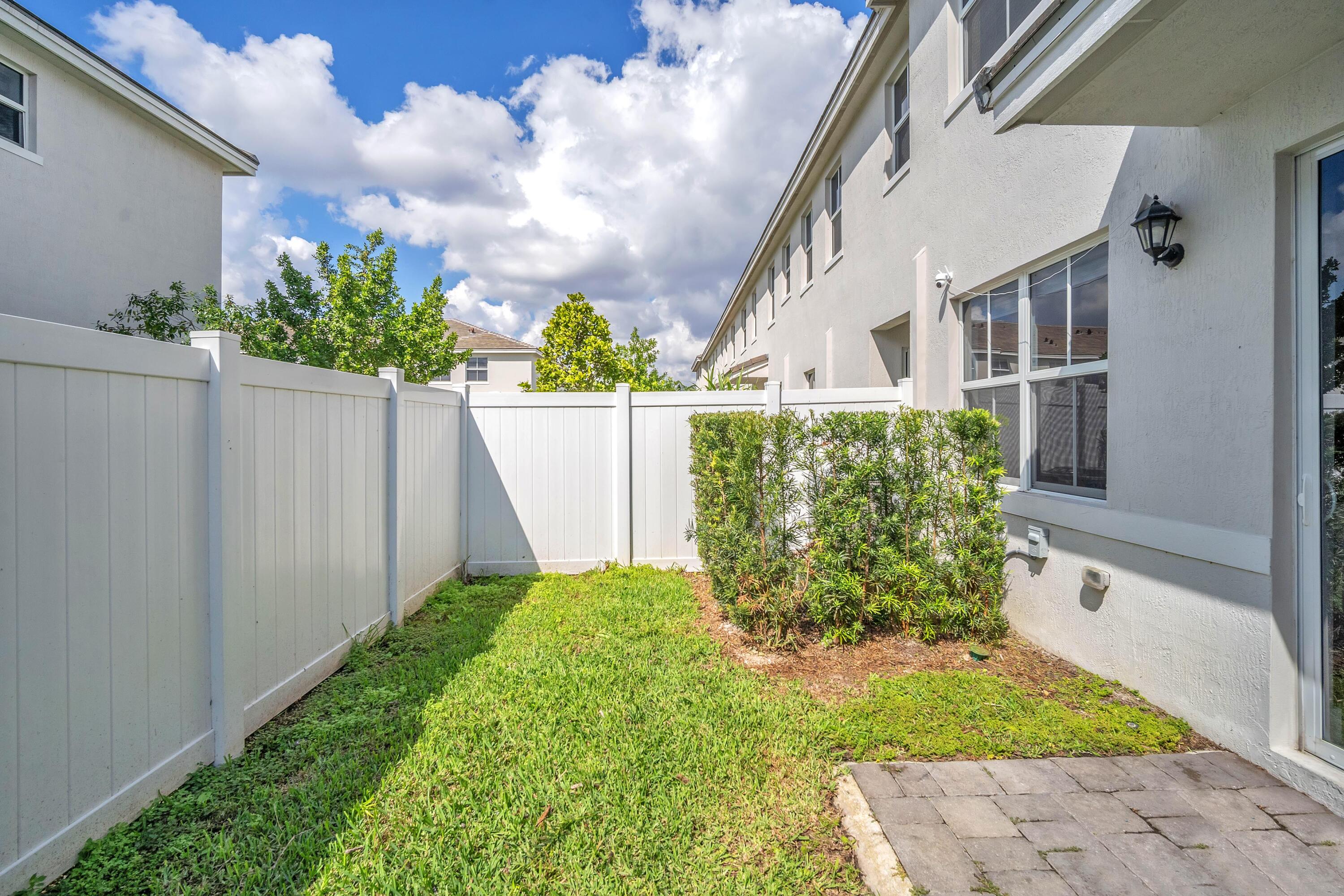 17002 SW 1st Pembroke Pines, FL 33027