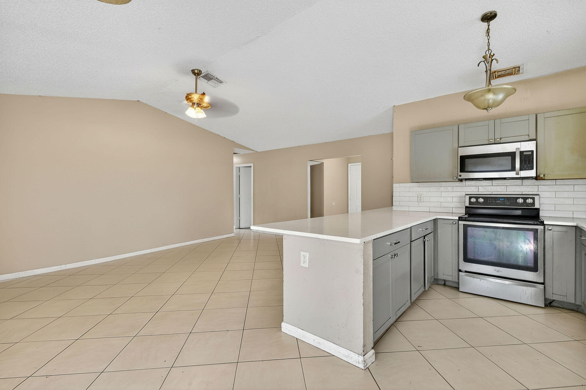 184 Greentree Jupiter, FL 33458