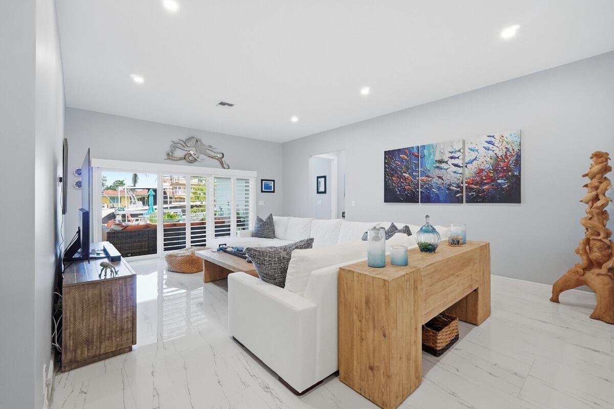 380 SE 5th Pompano Beach, FL 33060