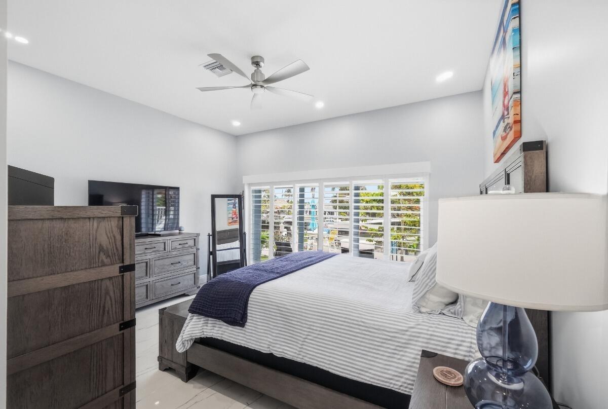 380 SE 5th Pompano Beach, FL 33060