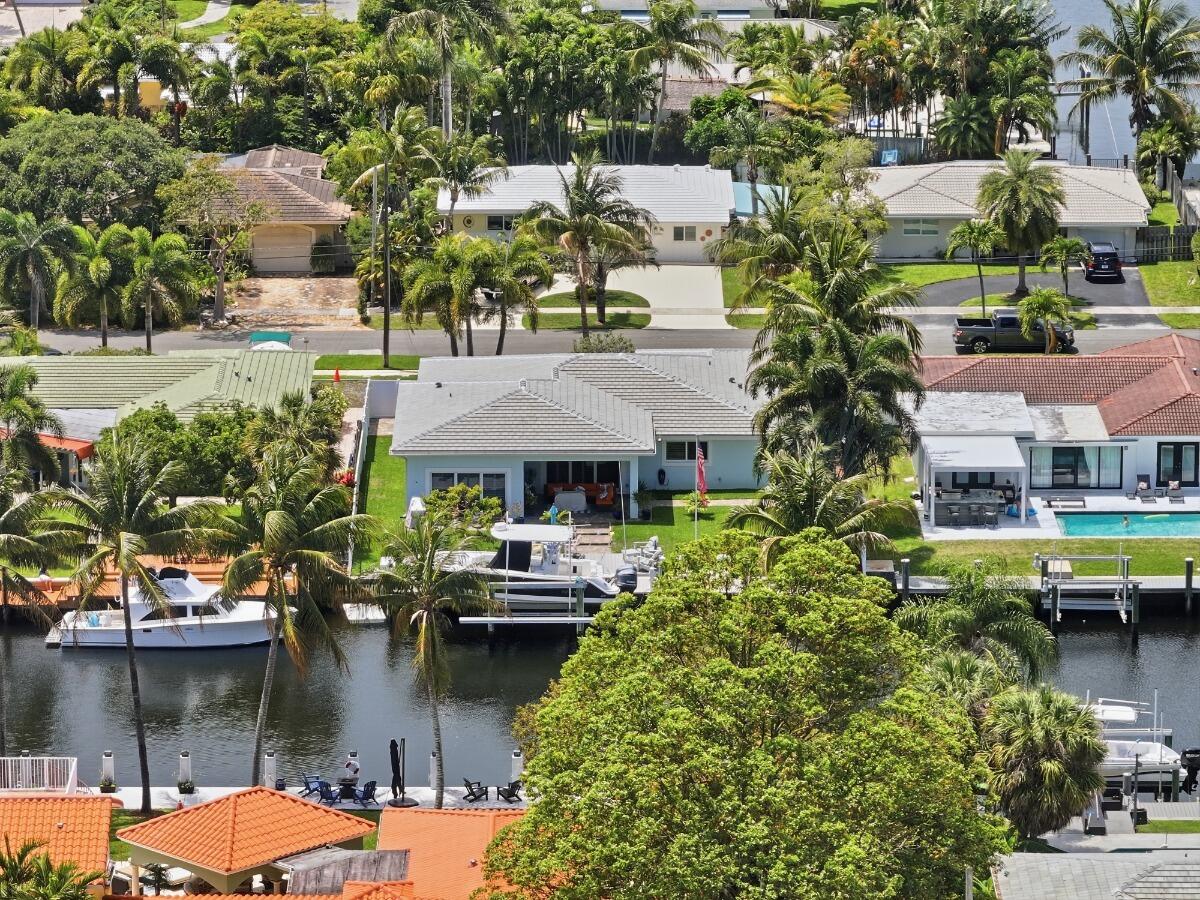 380 SE 5th Pompano Beach, FL 33060