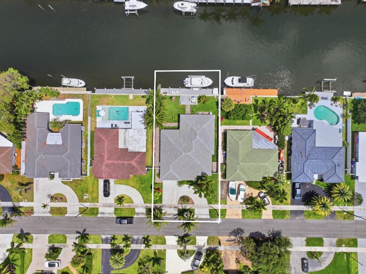 380 SE 5th Pompano Beach, FL 33060