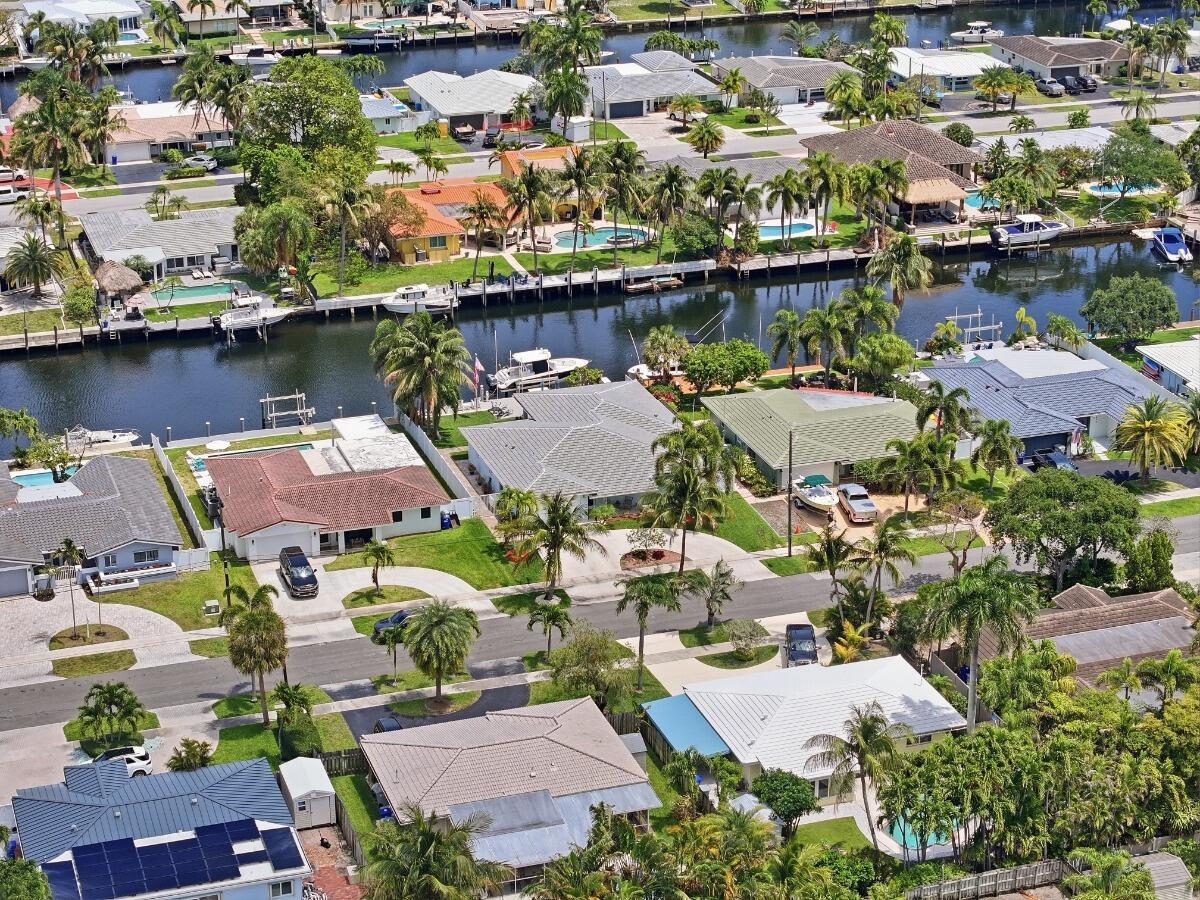 380 SE 5th Pompano Beach, FL 33060