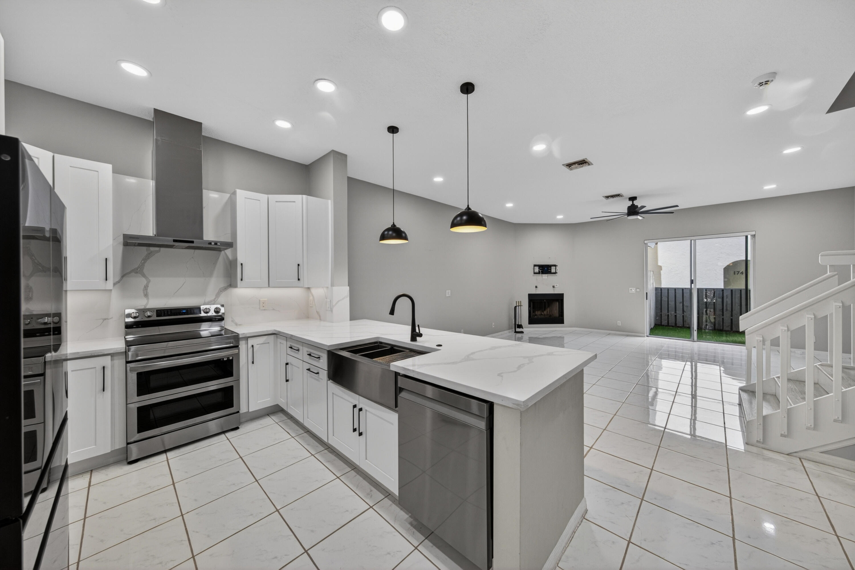 835 NE 17th