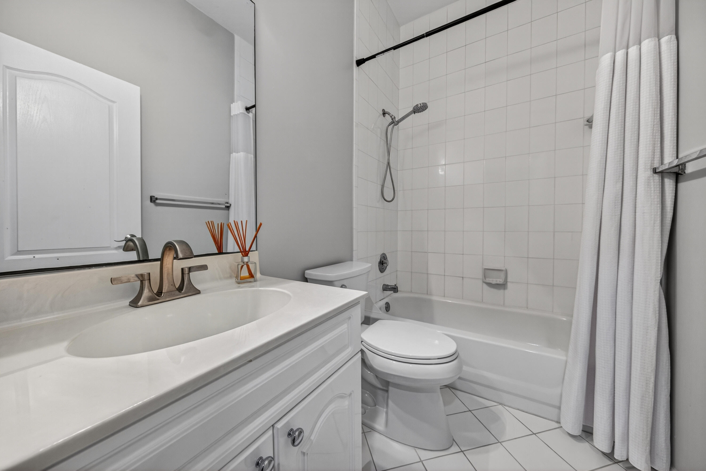 835 NE 17th Fort Lauderdale, FL 33304